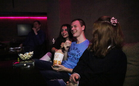 Арендовать Караоке-лофт со светомузыкой