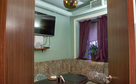 Арендовать Bar Comeback Комната для небольших компаний