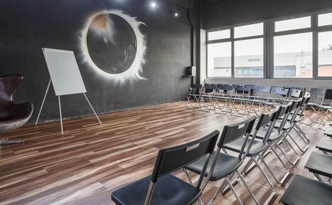 Арендовать Gold&Dance Космическое пространство 