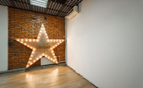 Арендовать Gold&Dance Светлый лофт с окнами на Новокузнецкой