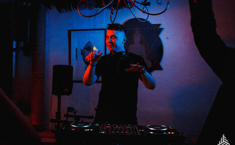 Арендовать Лофт в тропическом стиле