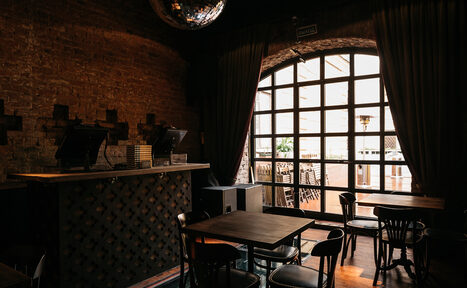 Арендовать Ресторан Гимназия с летней верандой