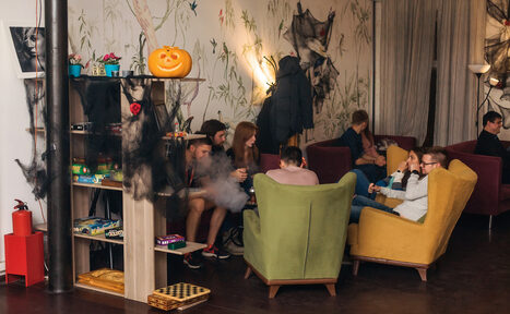 Арендовать Лофт с уютными креслами