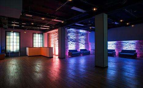 Арендовать Кирпичный лофт с колоннами