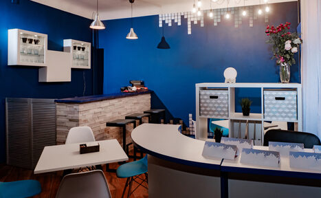 Арендовать Просторный зал с уютной welcome-зоной