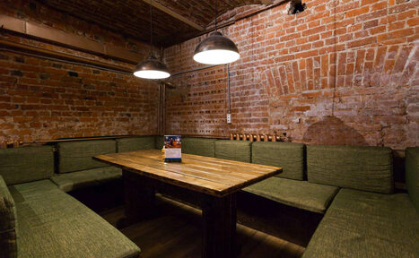 Арендовать Суровый лофт в центре Москвы