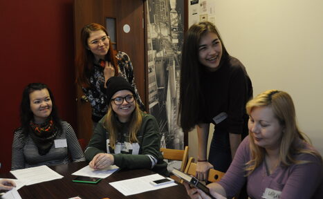 Арендовать Комната-коворкинг Белый лист под мансардной крышей