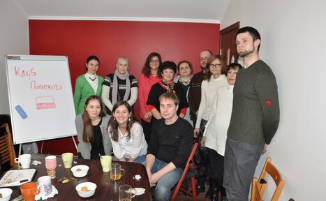 Арендовать Комната-коворкинг Белый лист под мансардной крышей