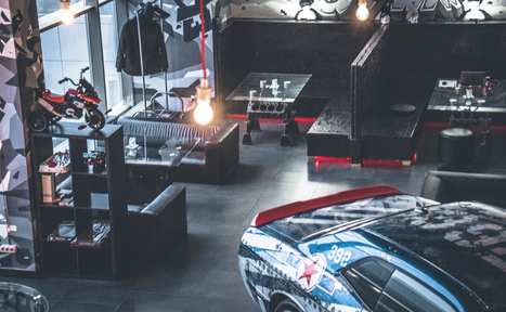 Арендовать Лофт с авторскими принтами и окнами в пол