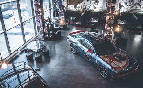 Арендовать Лофт с авторскими принтами и окнами в пол