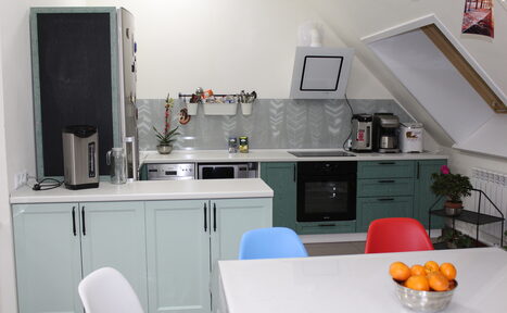 Арендовать Академия частной жизни Ларисы Ренар