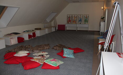 Арендовать Академия частной жизни Ларисы Ренар