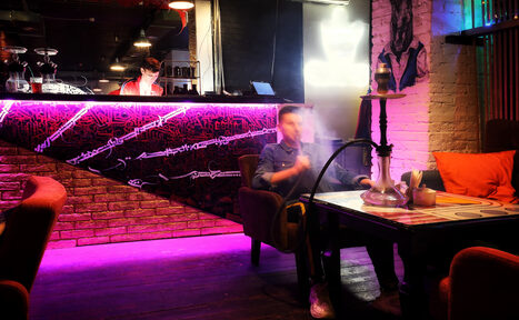 Арендовать Лофт в белом кирпиче с вип-комнатой