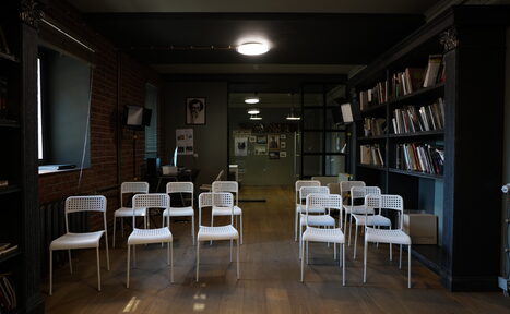 Арендовать Уютный зал в стиле лофт. Зал 108.