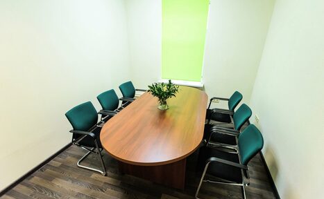 Арендовать WorkPoint Кабинет с овальным столом