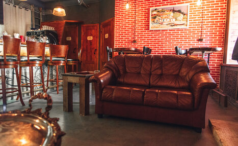 Арендовать Жуки Бар