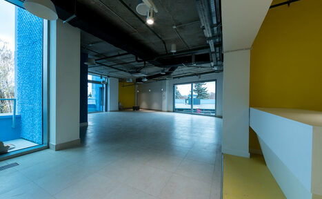 Арендовать Техноград Просторное помещение с летней террасой и балконами