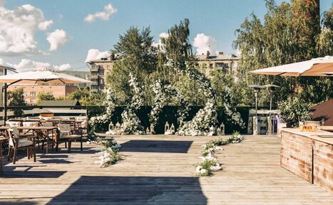 Арендовать Gold&Dance Лофт с просторной верандой