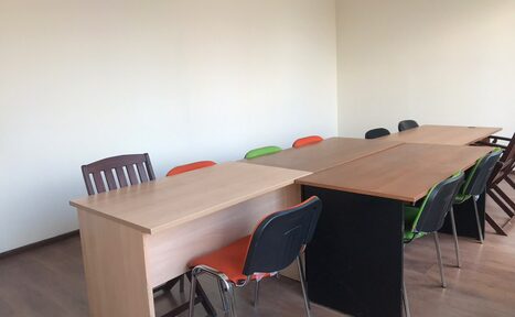 Арендовать Зал рядом с метро для тренингов и репетиций