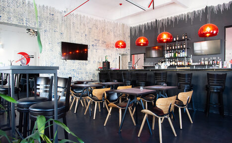 Арендовать Commode. Лофт с высокими потолками