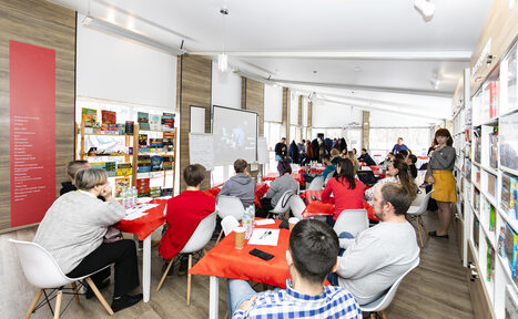 Арендовать Уютный домик в парке