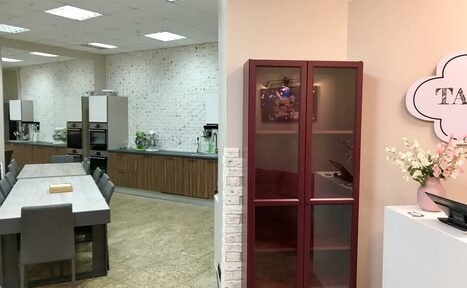 Арендовать Светлая лофт-студия с кухней