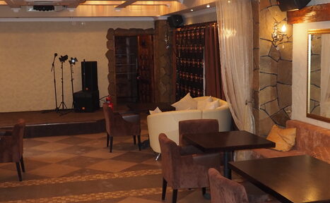 Арендовать Бар с танцполом и сценой