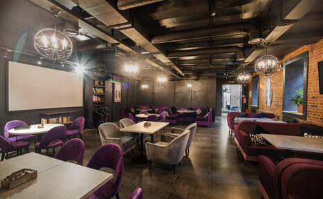 Арендовать Лофт-бар с неоновой барной стойкой