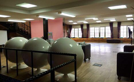 Арендовать Просторный лофт с большими окнами