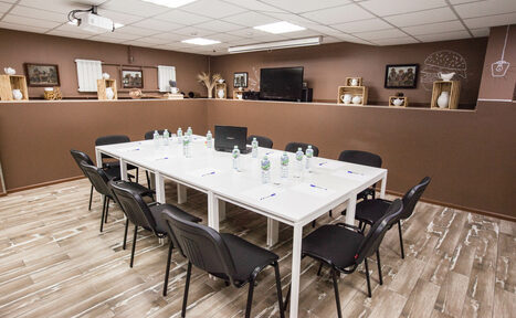 Арендовать Арбат Инн Уютный зал для проведения бизнес-встреч