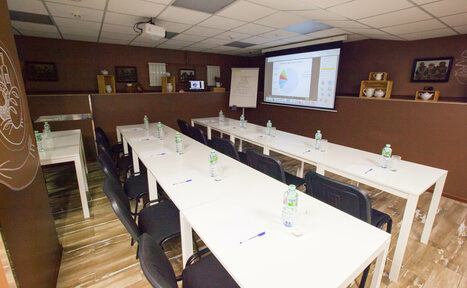 Арендовать Арбат Инн Уютный зал для проведения бизнес-встреч