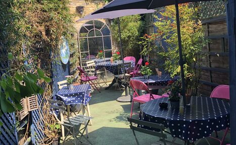 Арендовать Garden at Esquires Coffee Balham