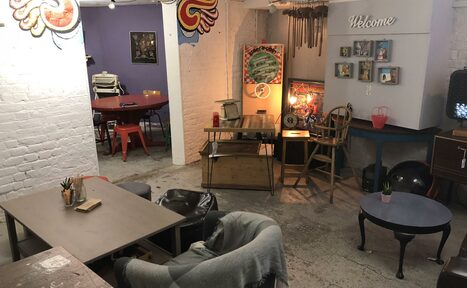 Арендовать Downstairs Lounge / Workshop