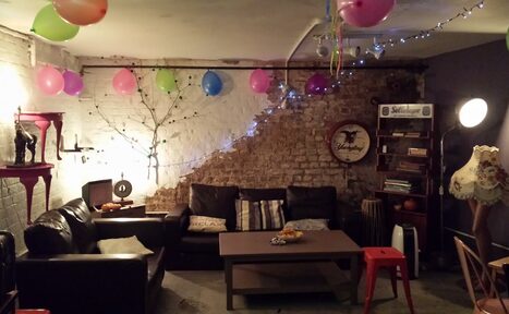 Арендовать Downstairs Lounge / Workshop