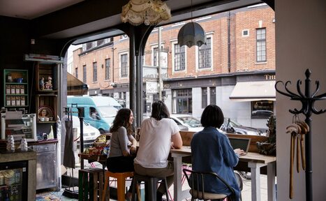 Арендовать Whole Coffee Shop