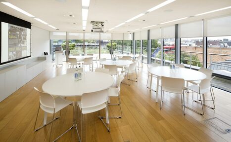 Арендовать Agas Harding Conference Room