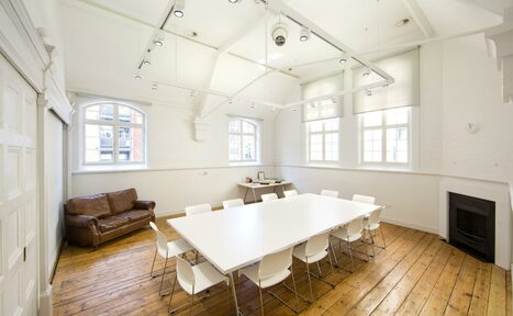 Арендовать Conference Room Creative Base 