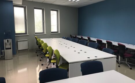 Арендовать Коворкинг Ioffice Зал с партами