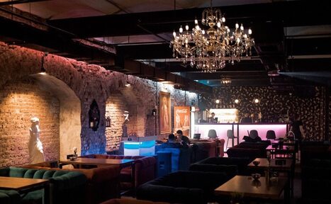 Арендовать Loft for Friends Лаунж-бар с летней верандой