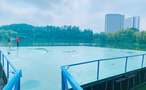 Арендовать Vernissage Сцена на воде