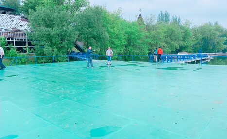 Арендовать Vernissage Сцена на воде