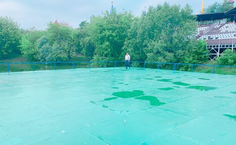 Арендовать Vernissage Сцена на воде