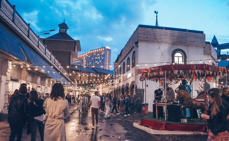 Арендовать Vernissage Уличная зона для масштабных мероприятий