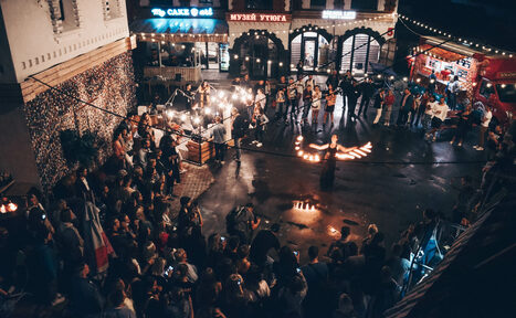 Арендовать Vernissage Уличная зона для масштабных мероприятий