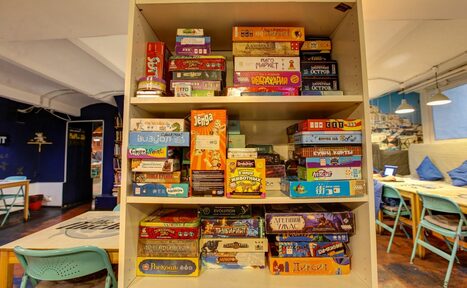 Арендовать CheckPoint Яркий зал в антикафе