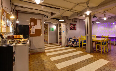 Арендовать CheckPoint Большой яркий зал с проектором в центре Москвы