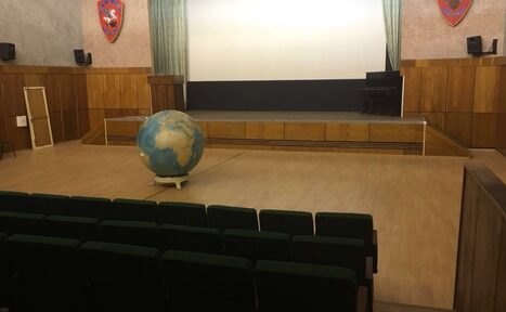 Арендовать Актовый зал со сценой