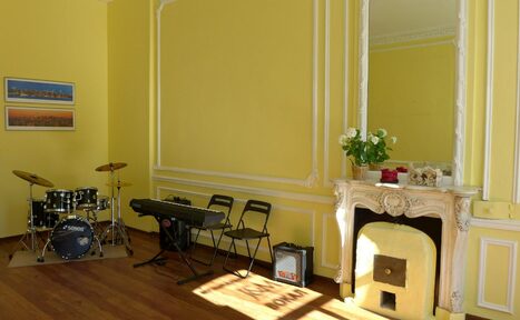 Арендовать J&M School 