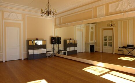 Арендовать J&M School 