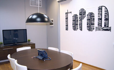 Арендовать Коворкинг ОАК24 Стильная переговорная комната 